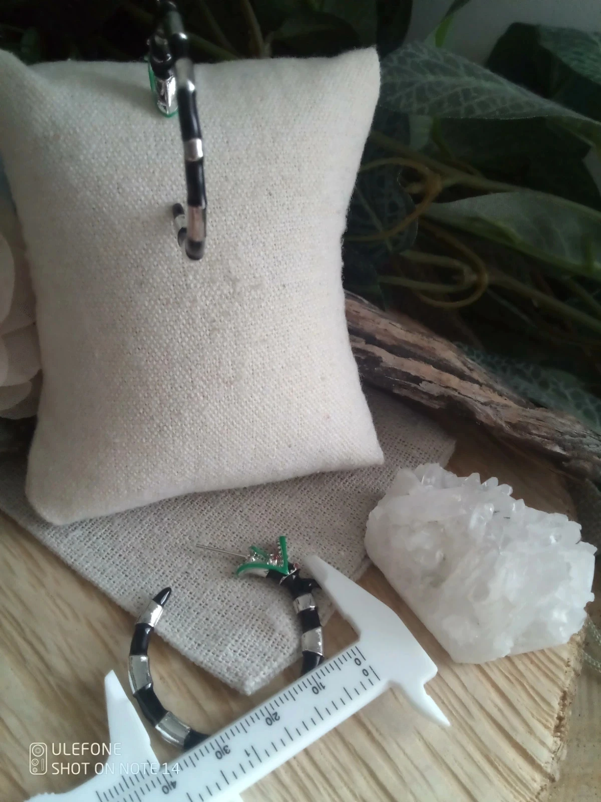 Boucles d'oreilles dragons anneaux argenté et boir – photo 3